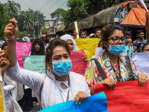 Bangladesh criticised for student and media crackdown